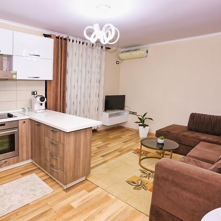 R&B City Center Apartment ティラナ エクステリア 写真