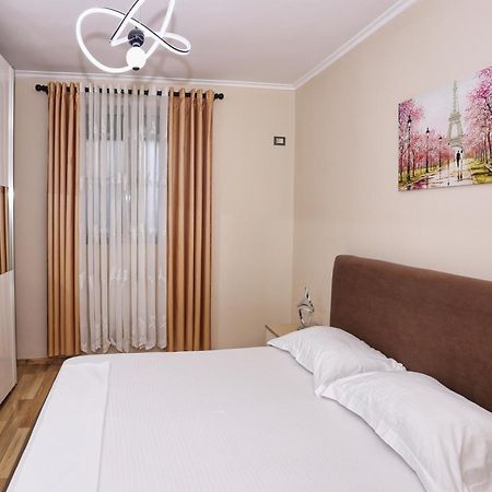 R&B City Center Apartment ティラナ エクステリア 写真