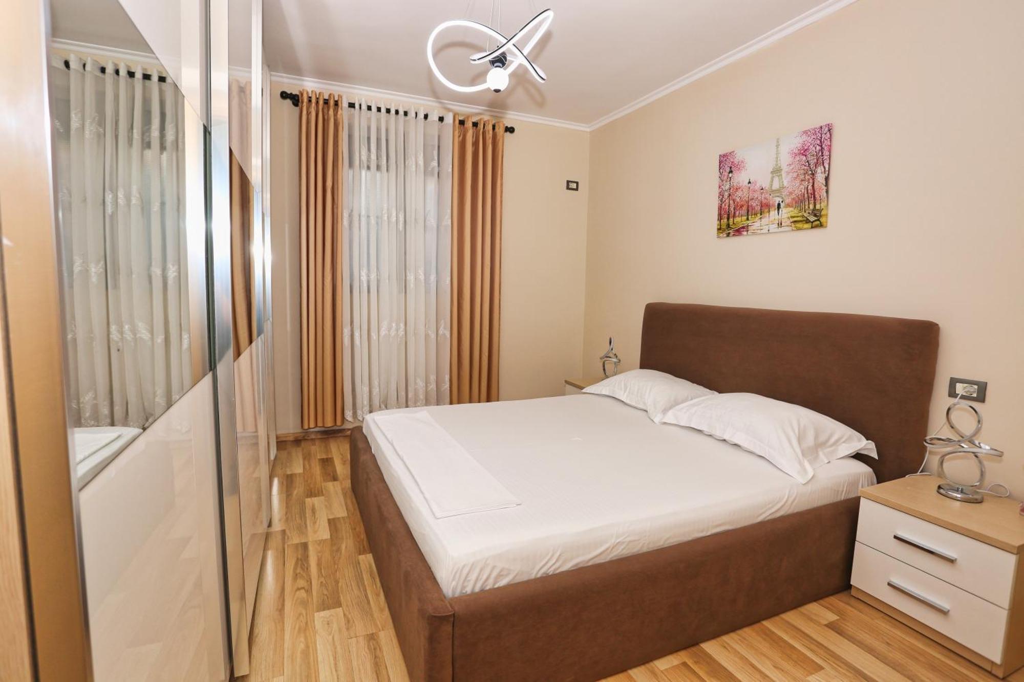 R&B City Center Apartment ティラナ エクステリア 写真
