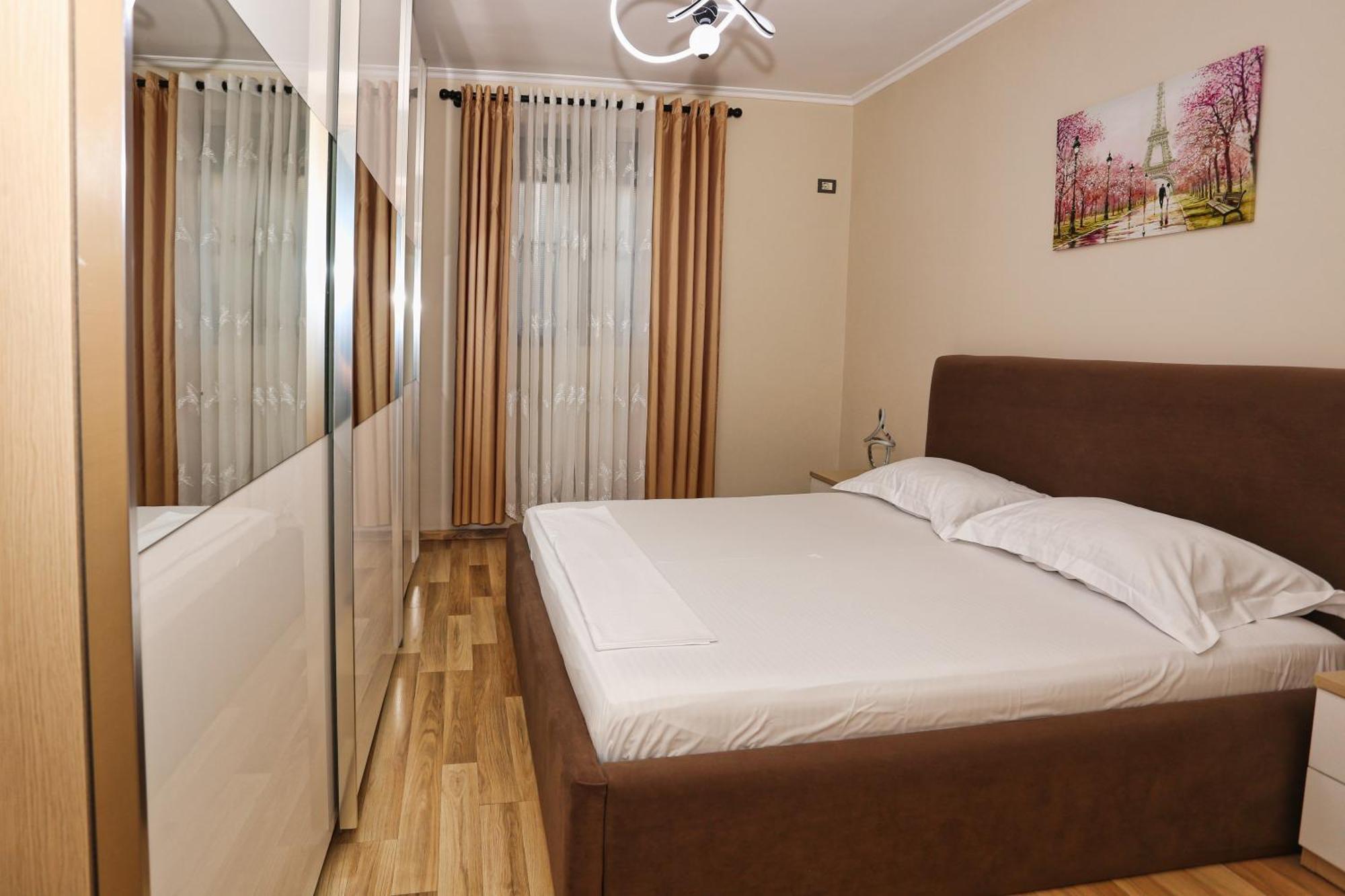 R&B City Center Apartment ティラナ エクステリア 写真