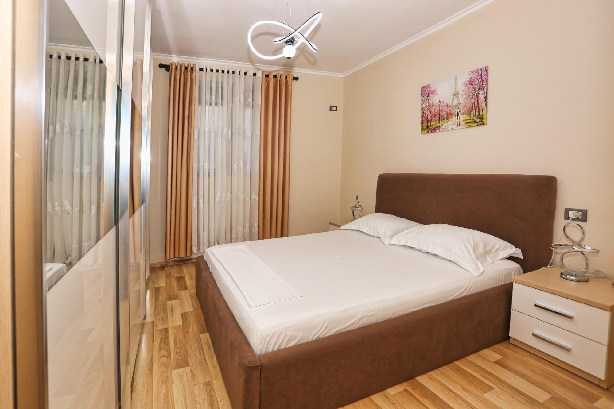 R&B City Center Apartment ティラナ エクステリア 写真