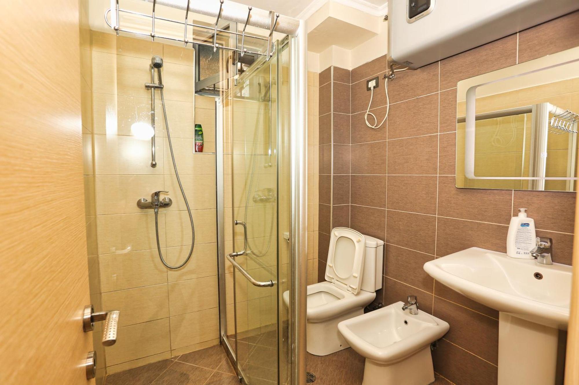 R&B City Center Apartment ティラナ エクステリア 写真